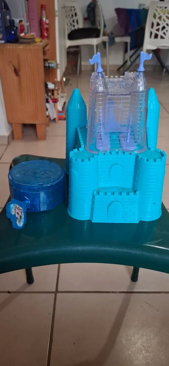 Frozen kit cofre + fábrica de picolés
