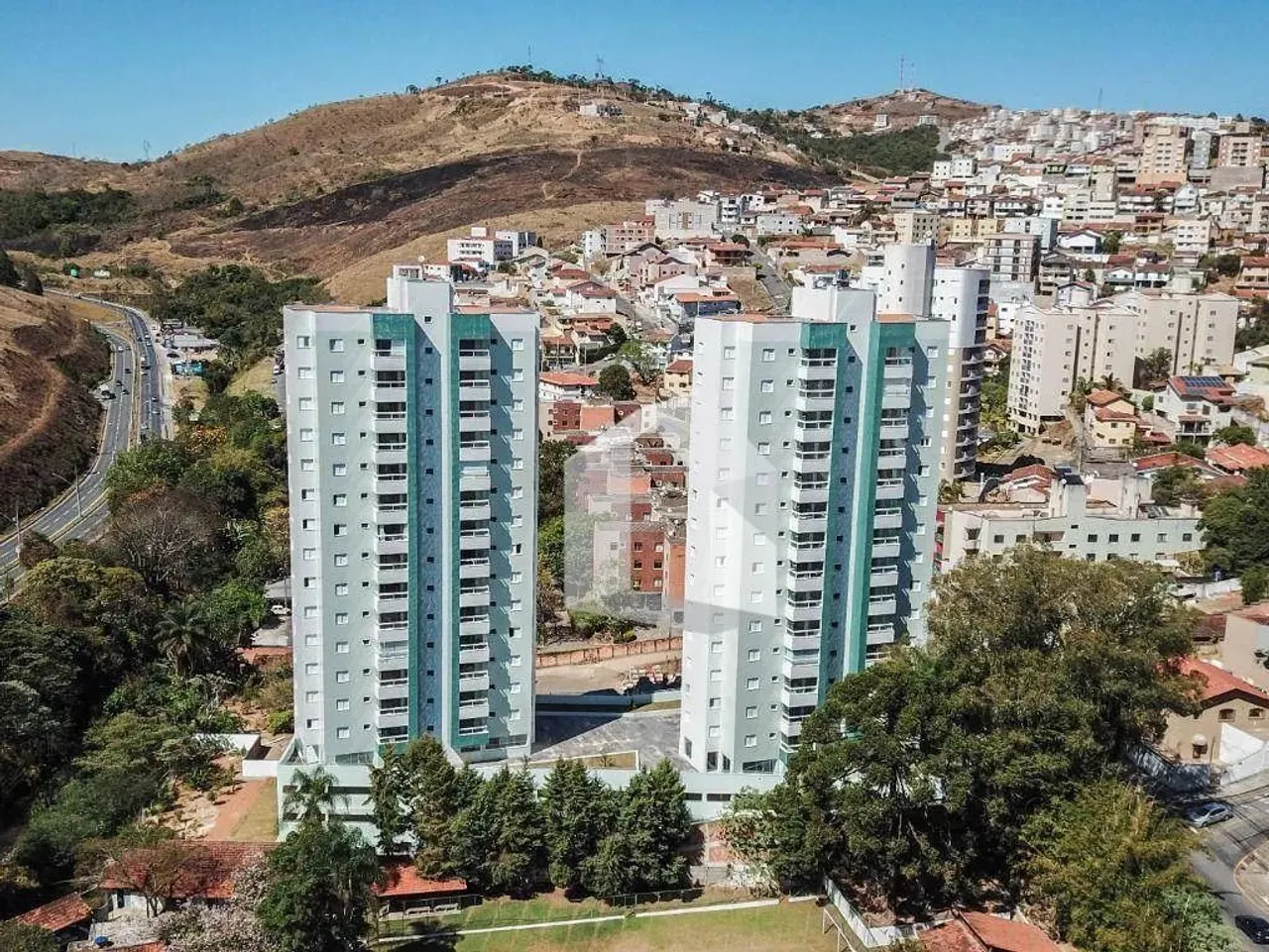 Apartamento com 3 dormitórios para alugar, 96 m² por R$ 3.672,00/mês - Jardim Quisisana -