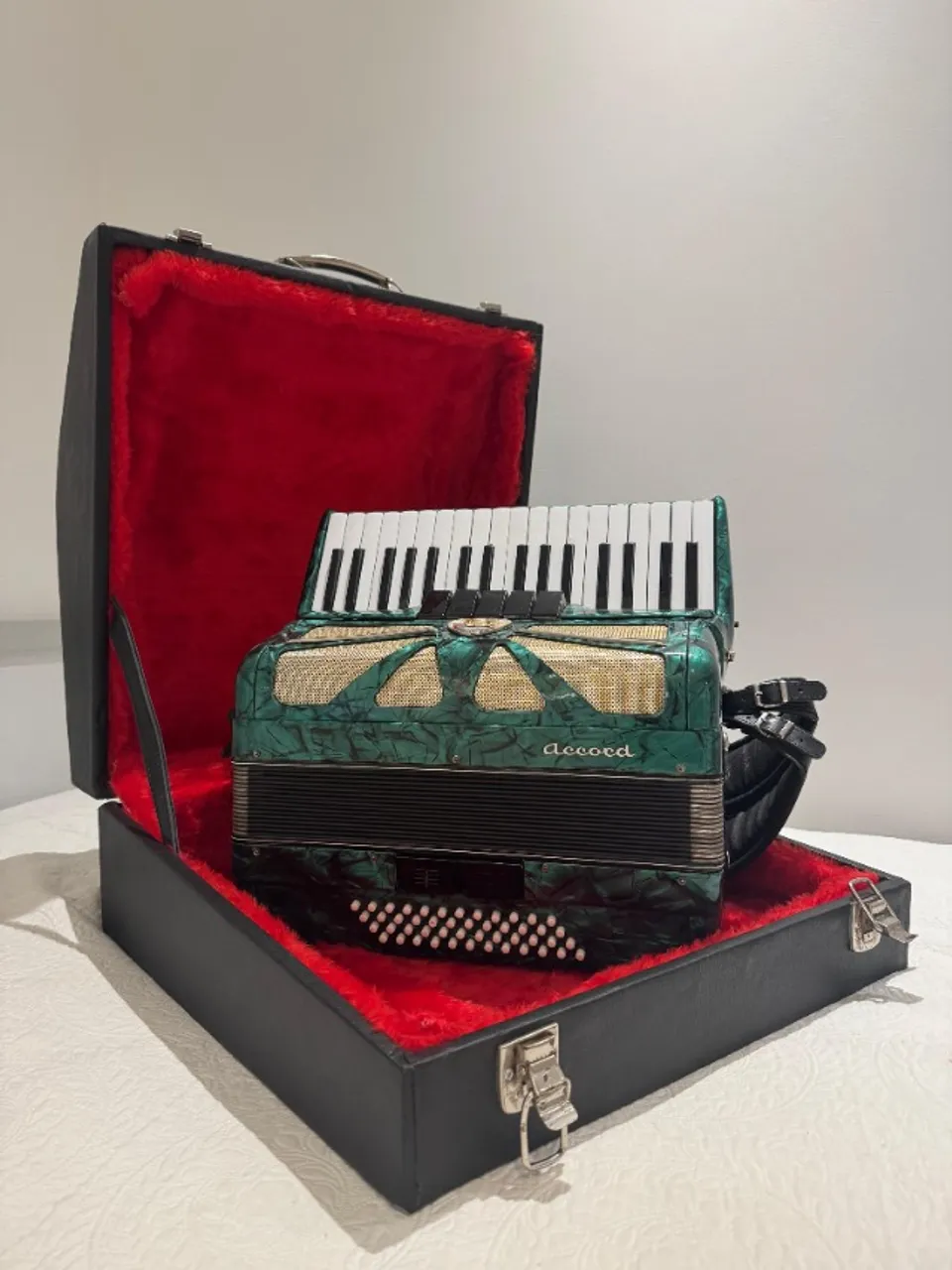 Acordeon / Sanfona / Gaita. Lignatone Accord Verde 48 Baixos, Acompanha estojo!