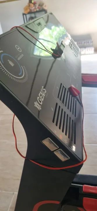 Esteira Genis GT2000 com inclinação eletrônica perfeita.