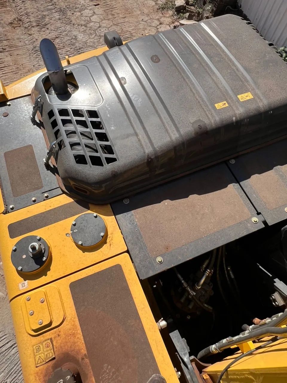 Ano 2024 Escavadeira New Holland financia E215 n Komatsu hyundai caterpillar  - Foto 7