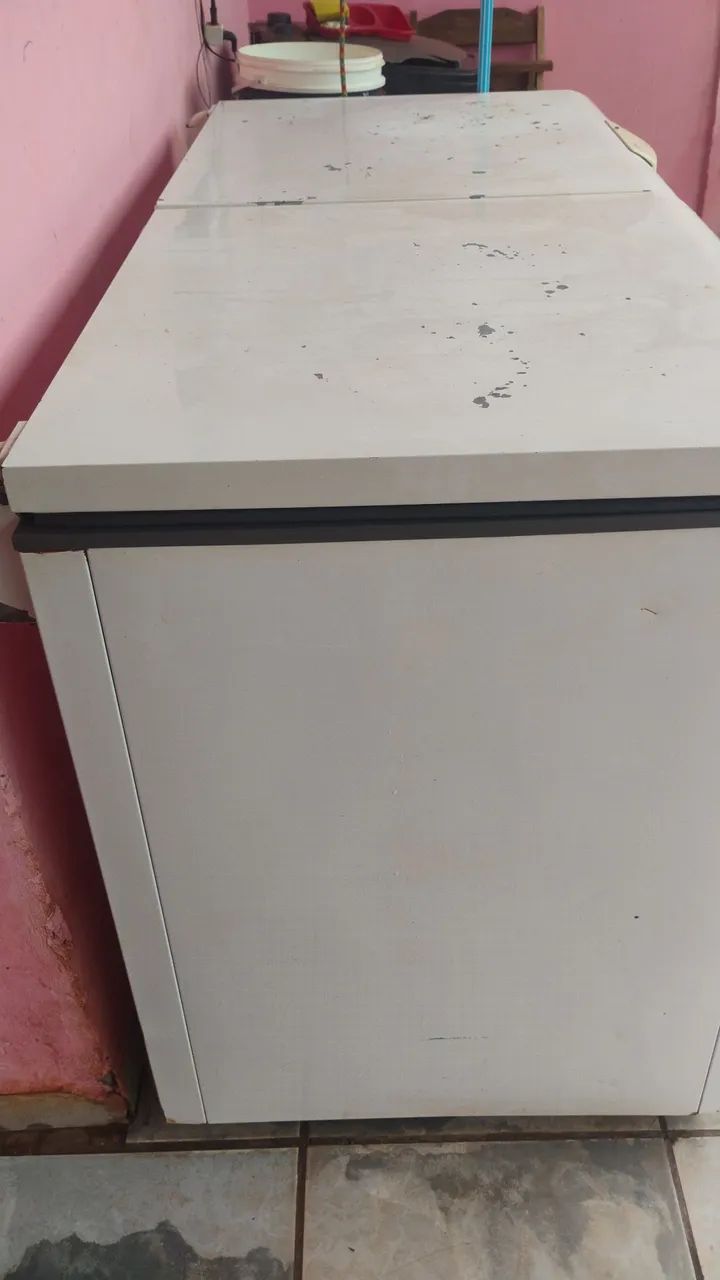 Vendo freezer 2 tampas pra geleiras observação e so colocar o motor  - Foto 2