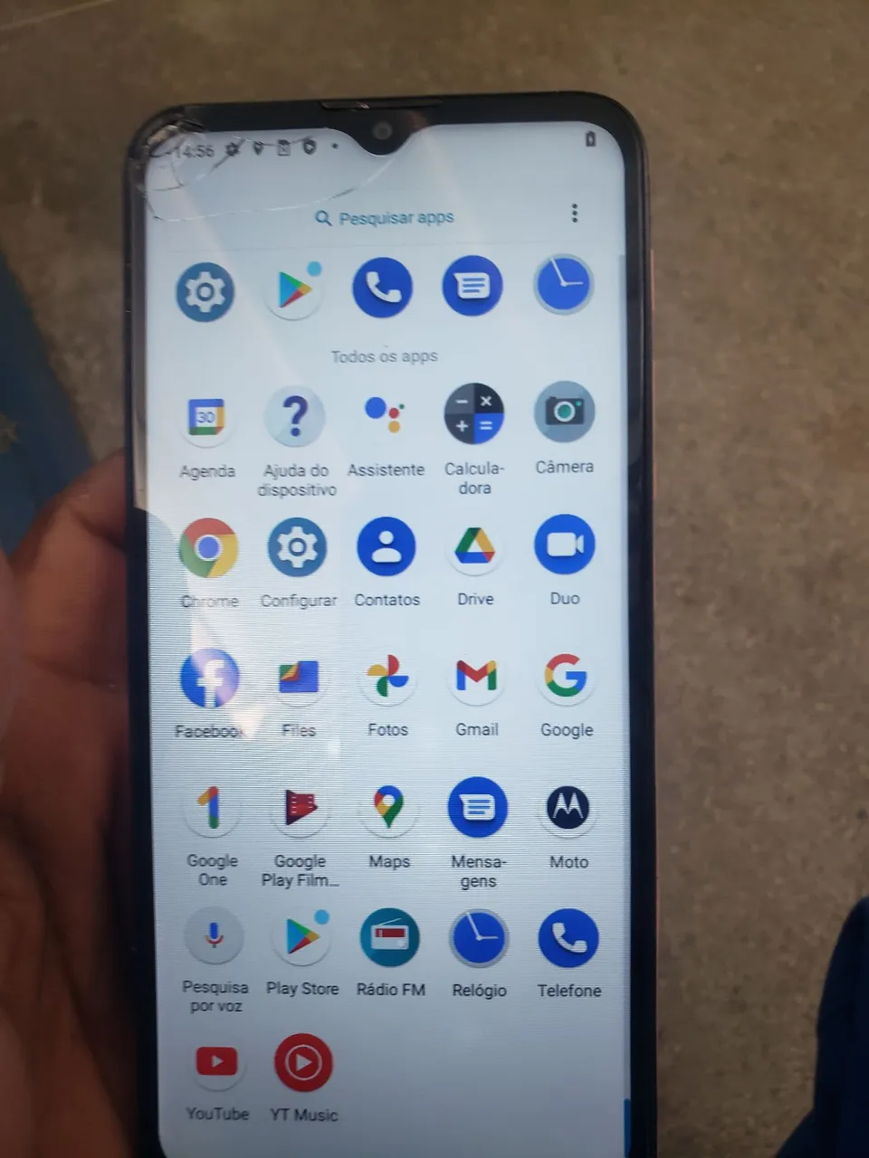 Vendo esse moto g9 play funcionando tudo porém só pegar no carregador tem trinco na quina