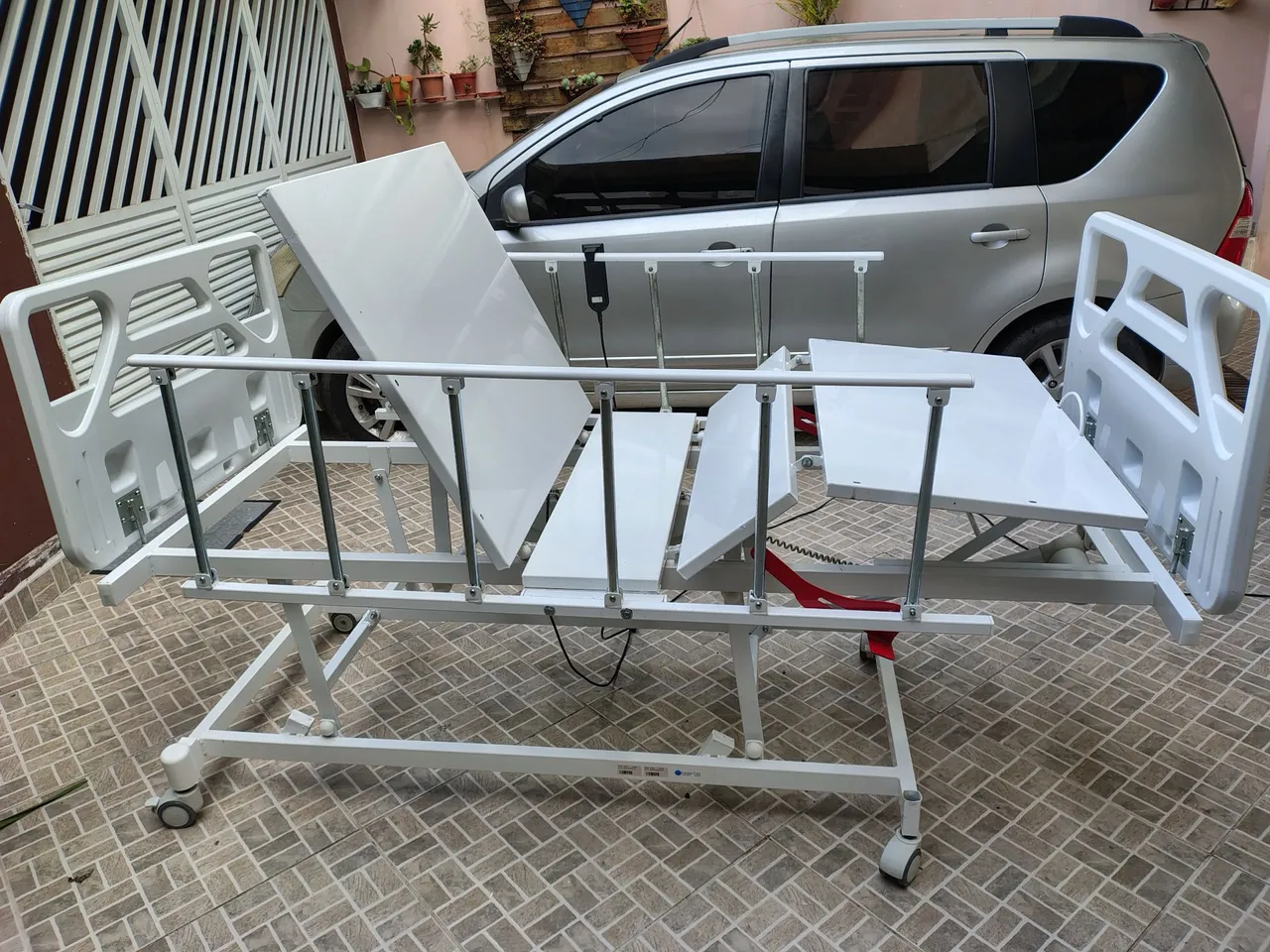 Cama Hospitalar - Semi-Nova elétrica todos movimentos entrego