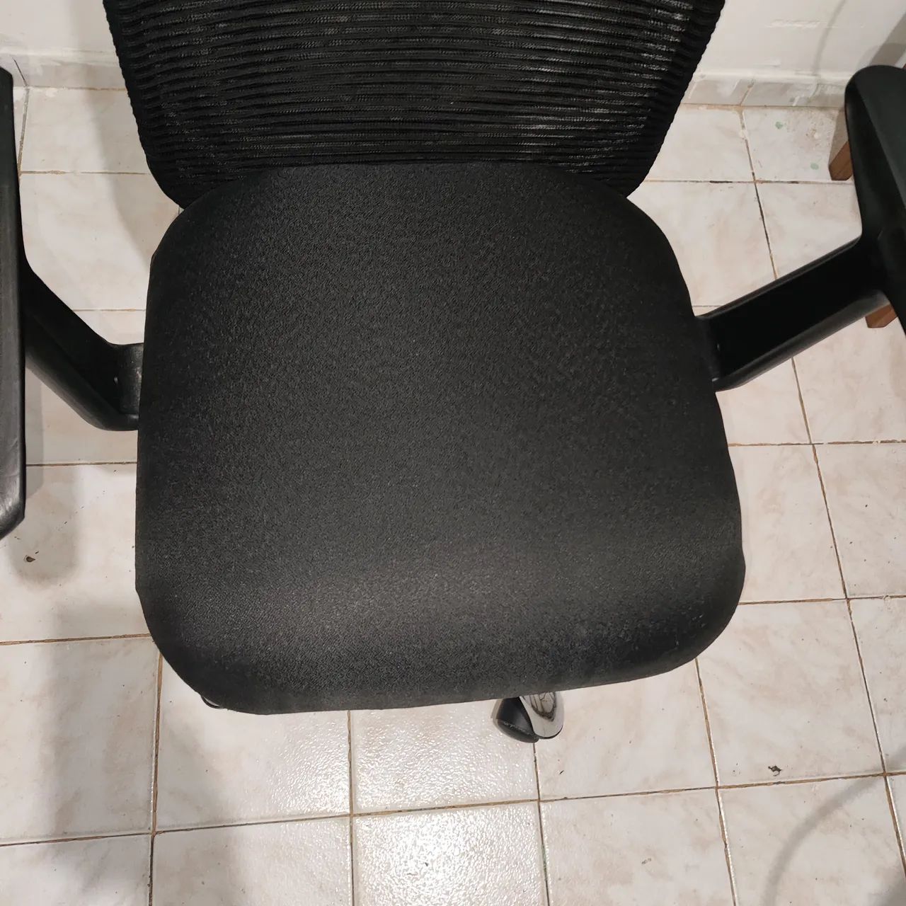 Cadeira de Escritório Ergonômica com Rodinhas - Foto 4