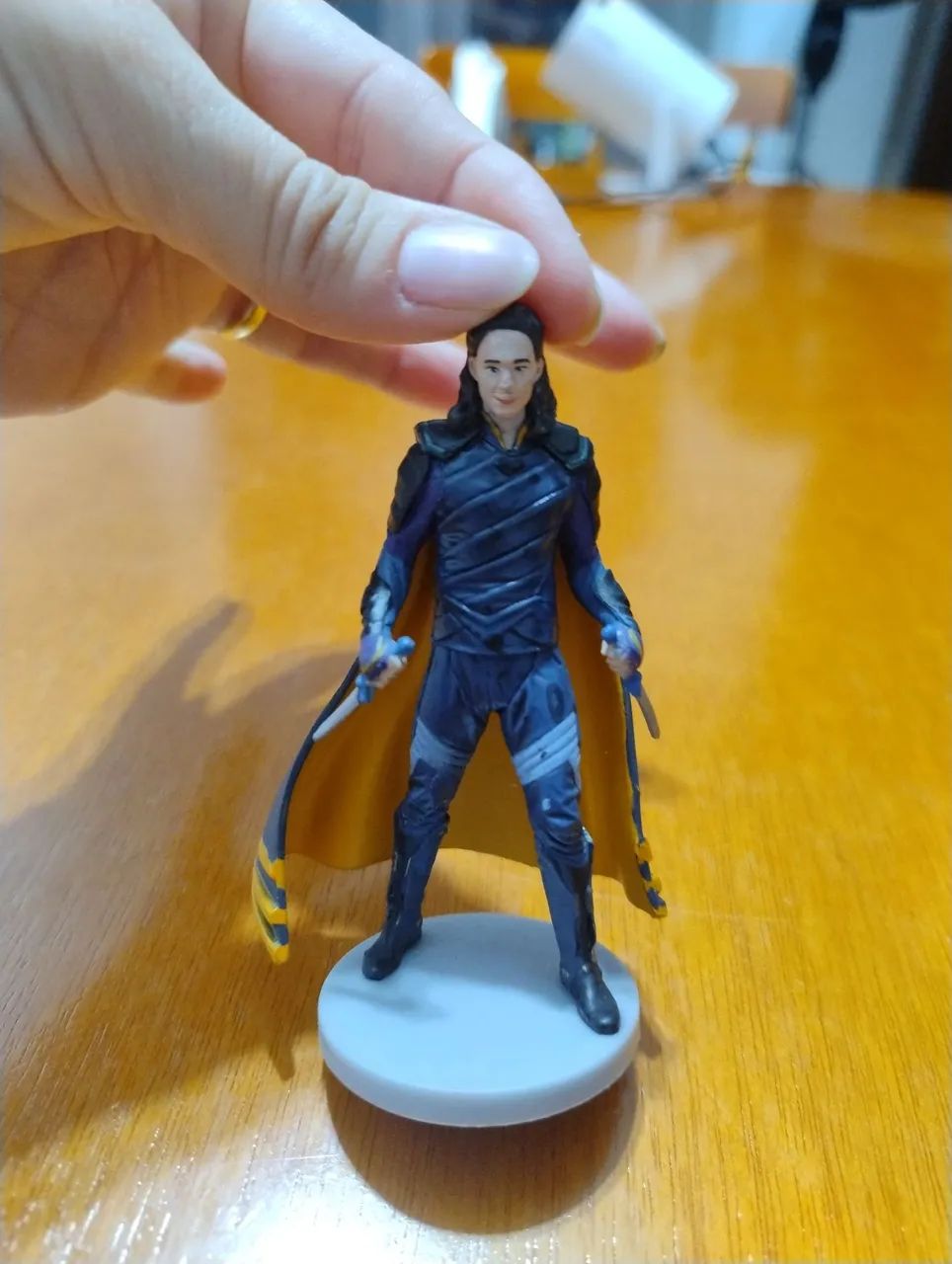 Bonecos Loki e Hulk - Coleção Marvel - Foto 4