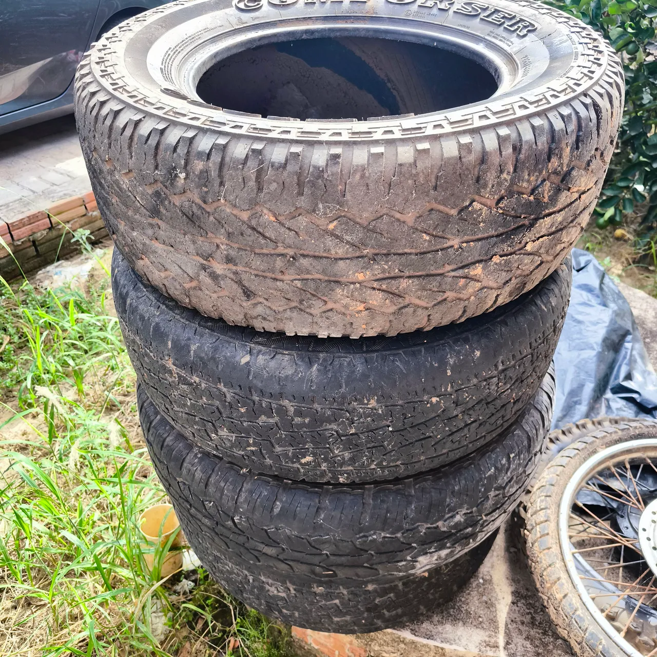 Jogo de Pneus Aro 17 pra caminhonetes