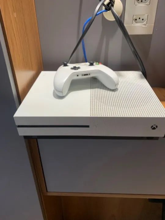Xbox One S mais 1 controle  - Foto 2