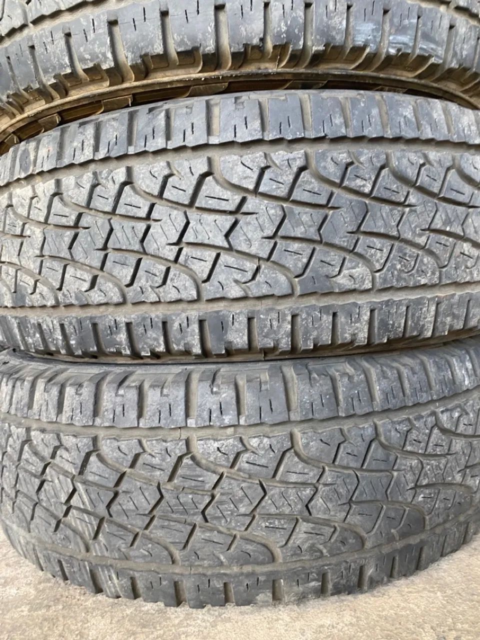 4 pneus 255/75/15 pirelli Scorpion  - Foto 4