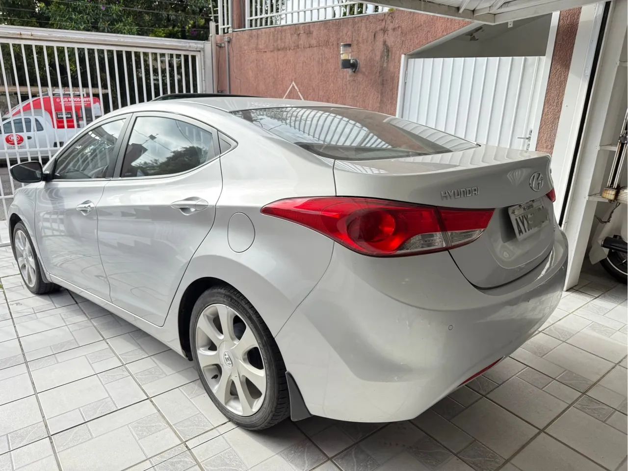 Elantra com Teto Solar, Apenas 42mil km, Único Dono! - Foto 3