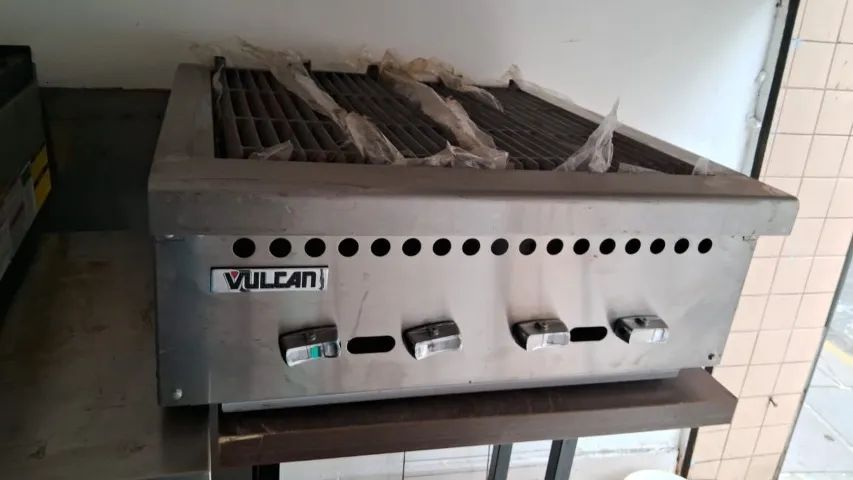 Chapa a Gás / Charbroiler Profissional VULCAN - Praticamente Nova