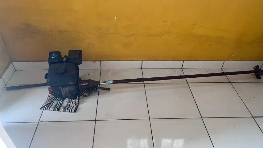 Vende-se Barco Alumínio com motor, capacidade para 6 pessoas - Foto 7