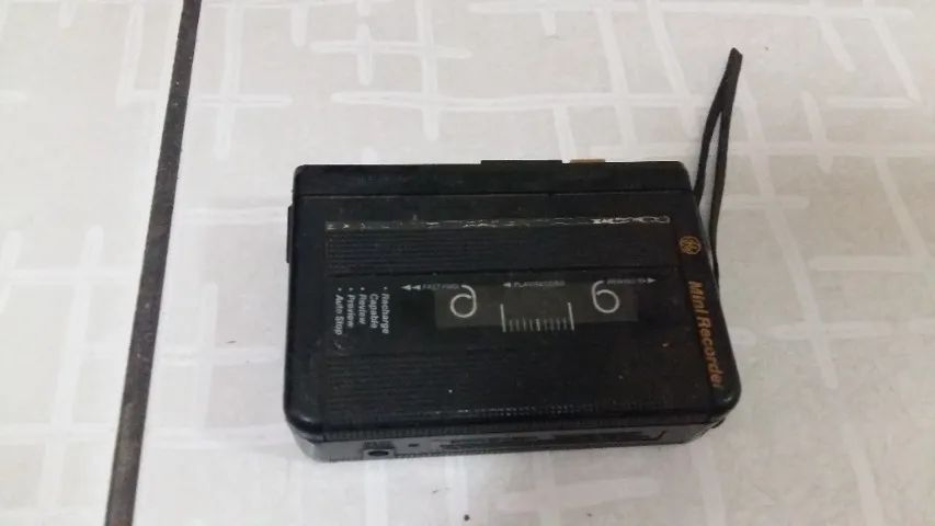 WalkMan Antigo Falta Tampa das Pilhas para Colecionar Não Liga No estado
