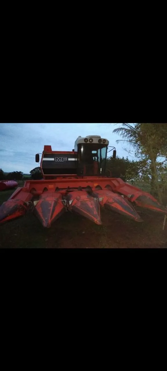Colheitadeira Massey Ferguson MF