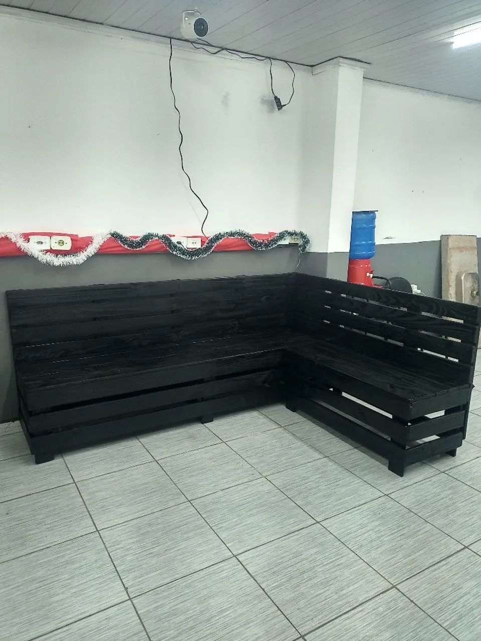 Banks in L shape, available only by order!