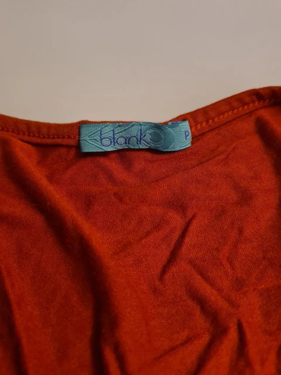 Cropped boho marrom tijolo com amarração e babado blank - Foto 3