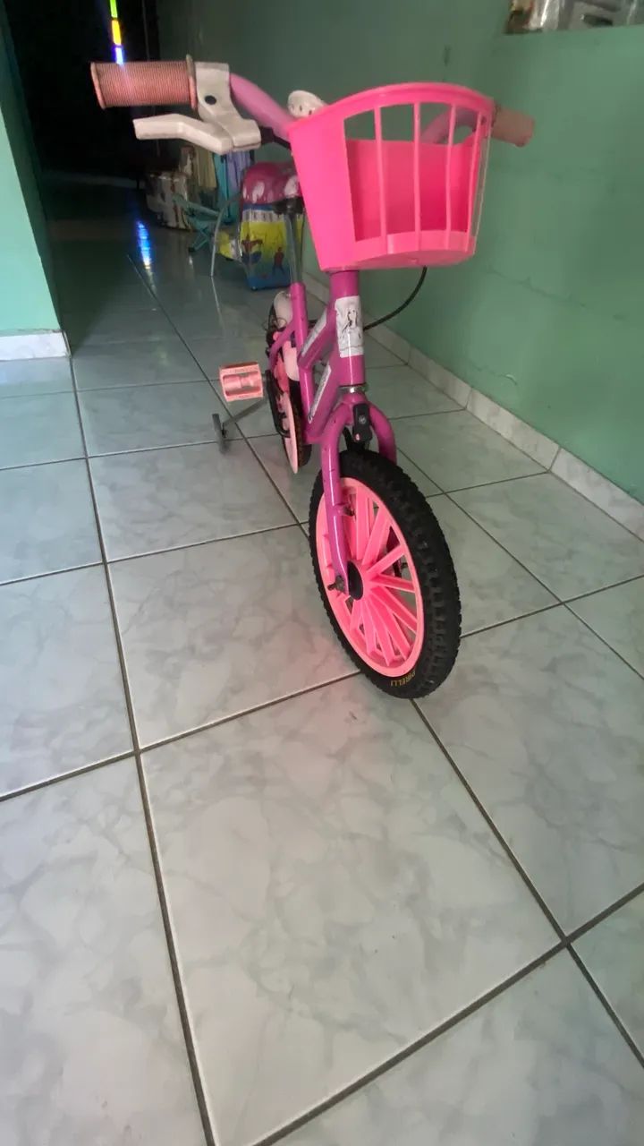 Bicicleta da Barbie rosa  - Foto 4