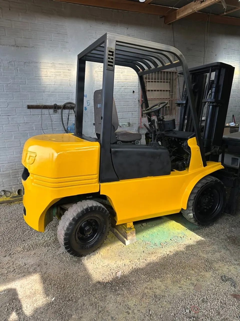 Empilhadeira diesel 2012 3000kg torre triplex 4.50m