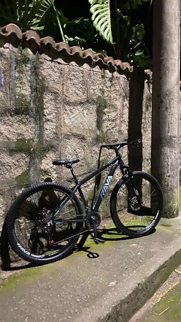BICICLETA RAVA ARO 29 SOU SEGUNDO DONO MUITO NOVA ACEITO A SUA USADA NA TROCA COM VOLTA! - Foto 4