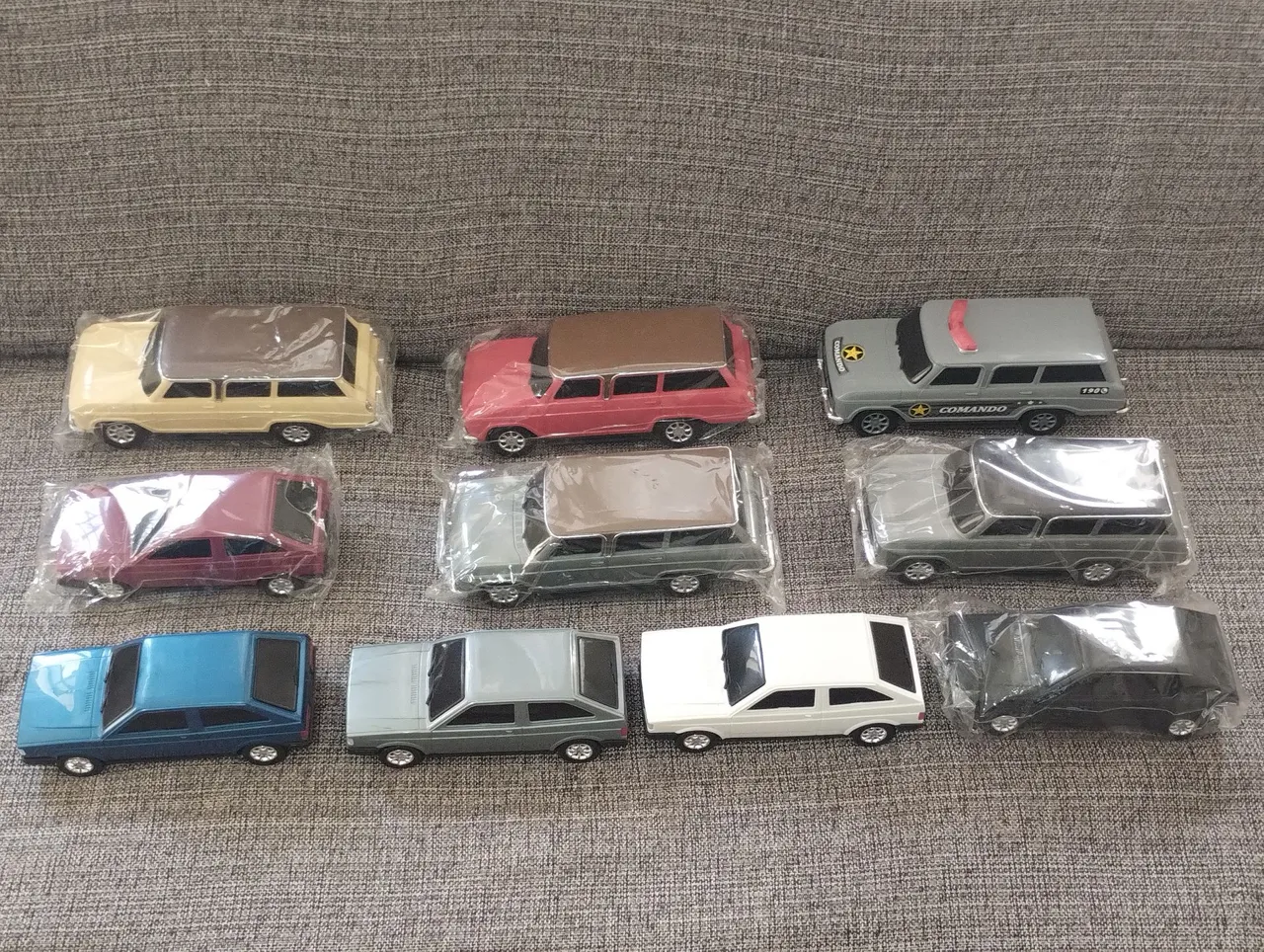 Coleção de Miniaturas de Carros Antigos