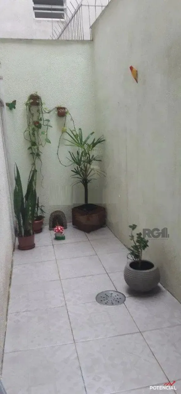 Apartamento reformado 2 dormitórios - Bairro Passo D'Areia