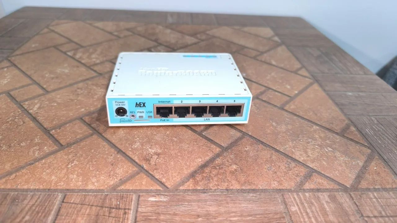 Roteador MikroTik hEX RB 750G3