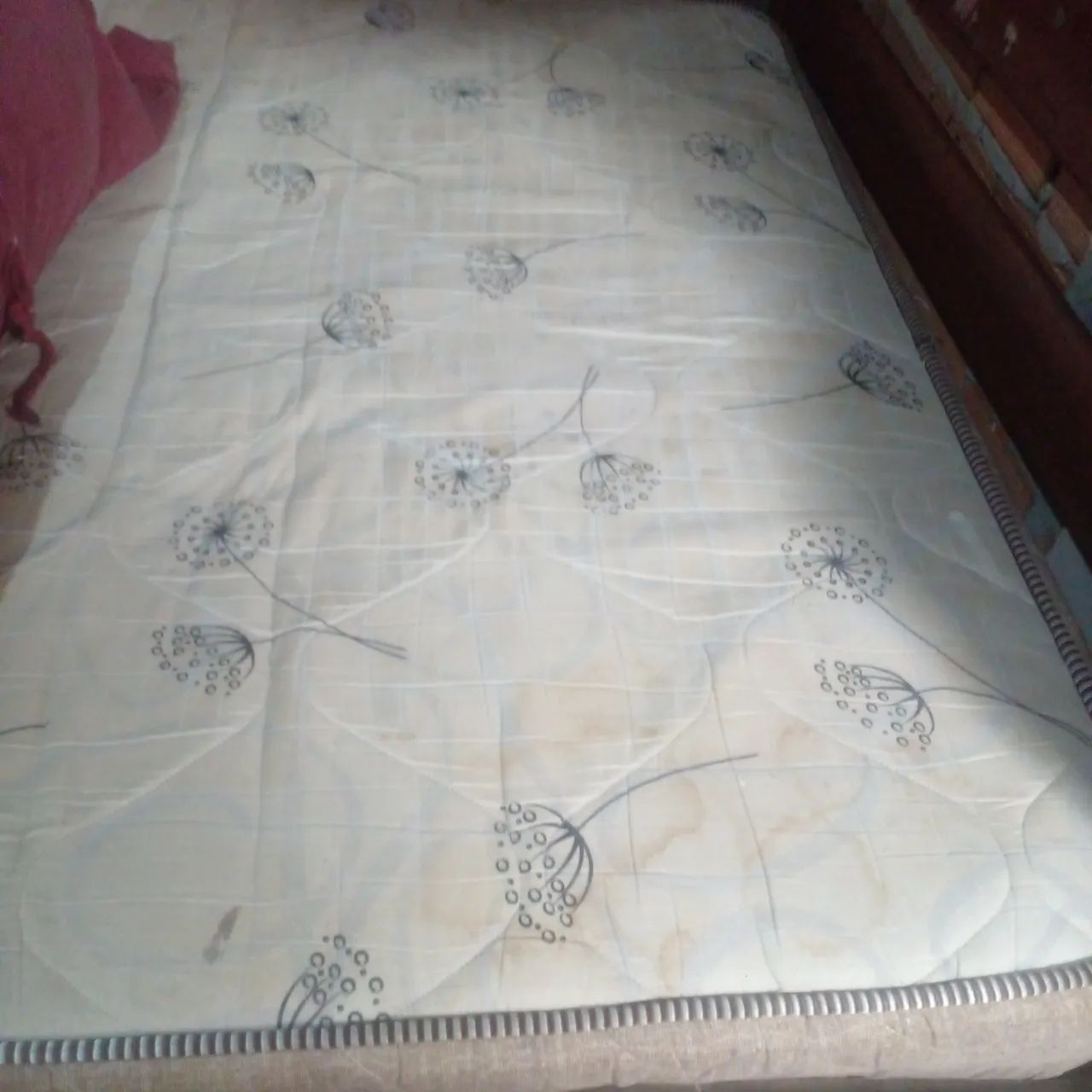 Cama boxe casal  com estampa floral