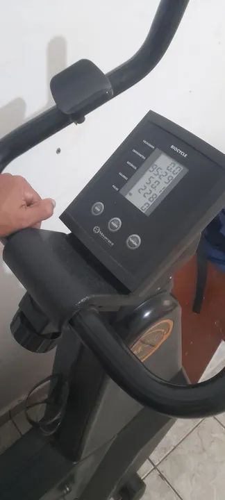 Bicicleta Ergométrica movement BM2700 profissional, faço entrega dependendo local  - Foto 5