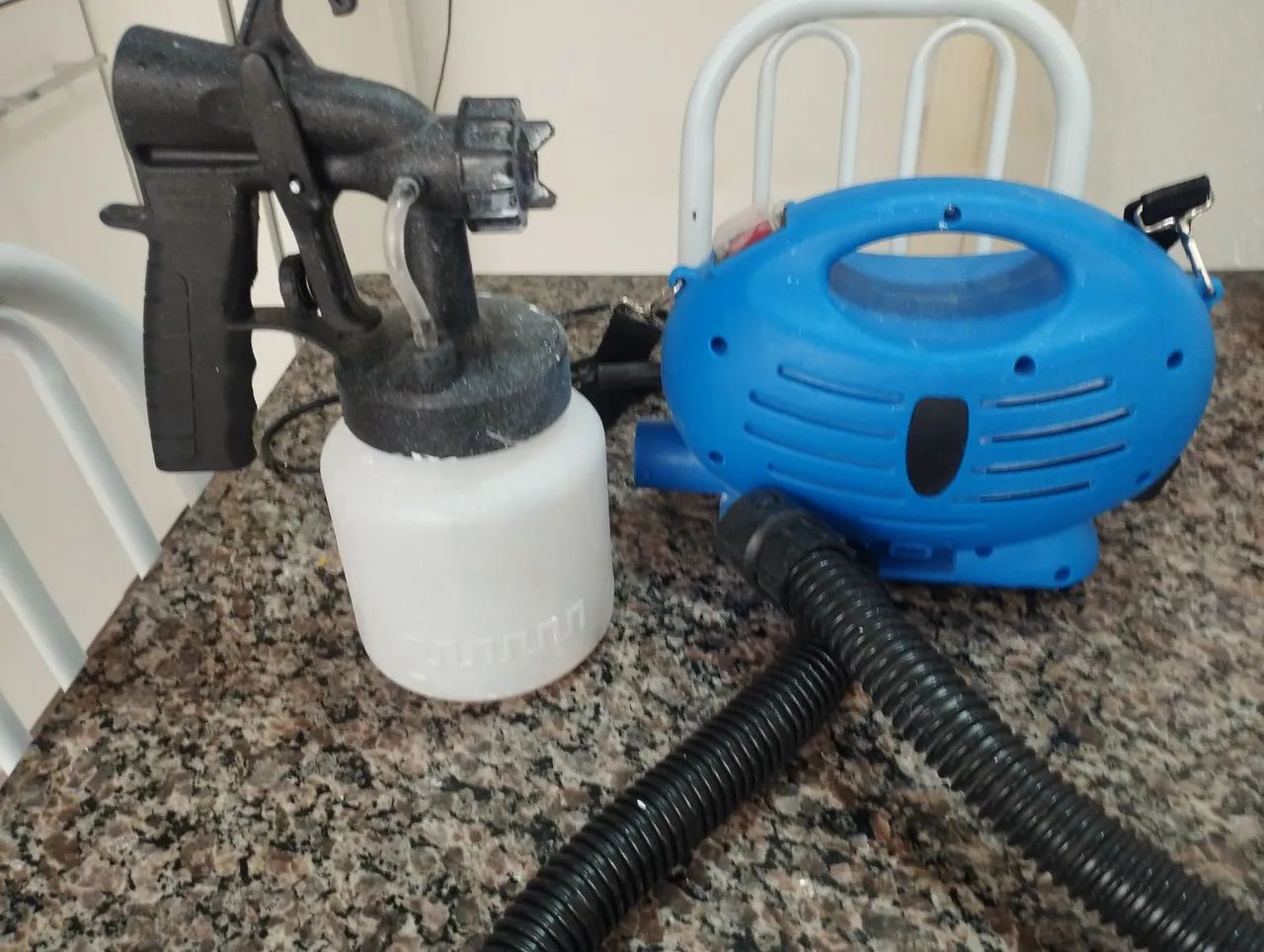 Pistola de pintura e compressor