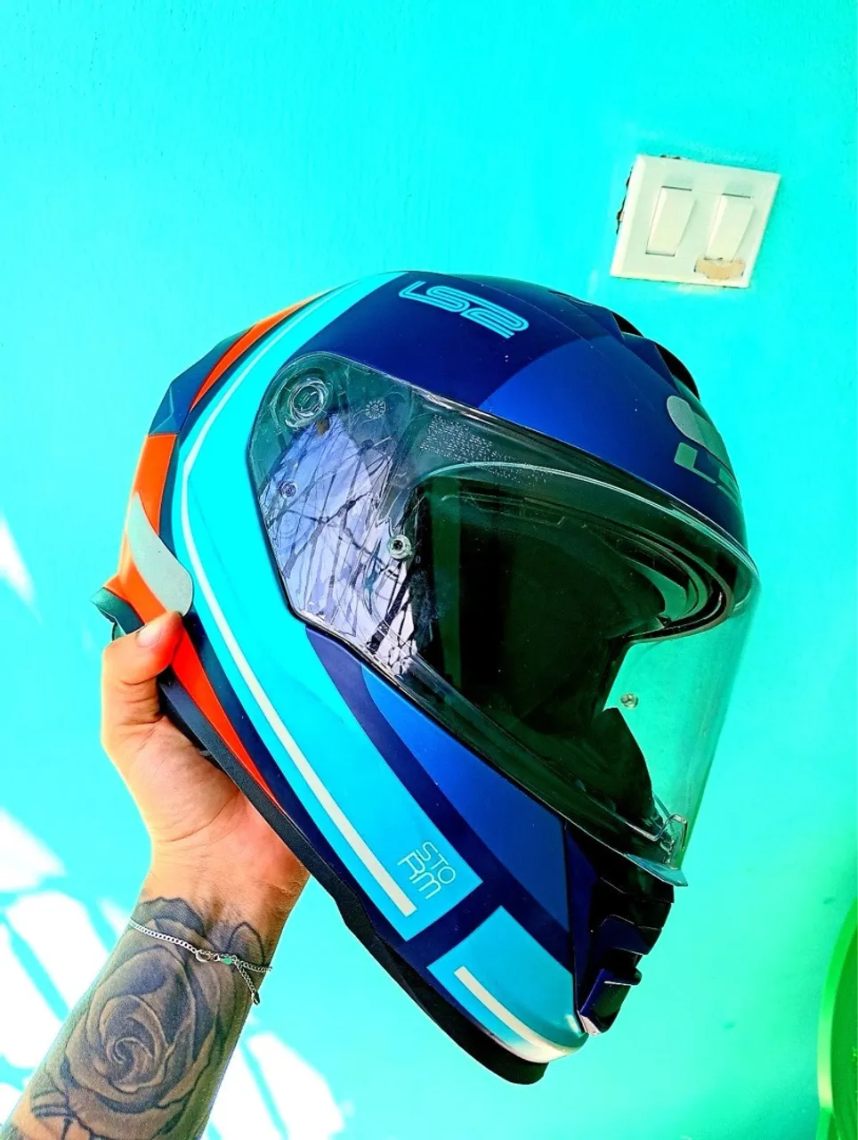 Capacete LS2 Storm - Design Moderno e Segurança