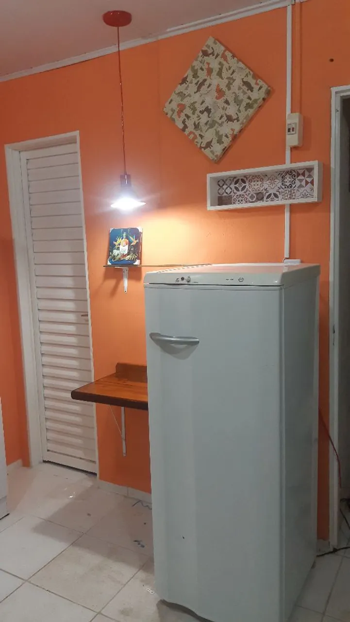 Kitnet mobiliada para mulheres 750,00