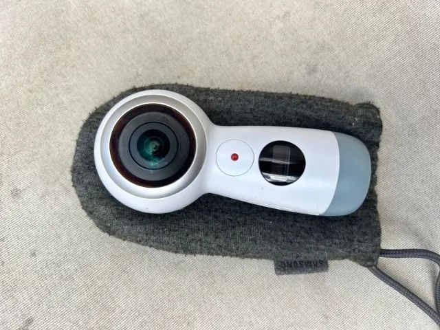 Câmera Samsung Gear 360 2017  - Foto 2