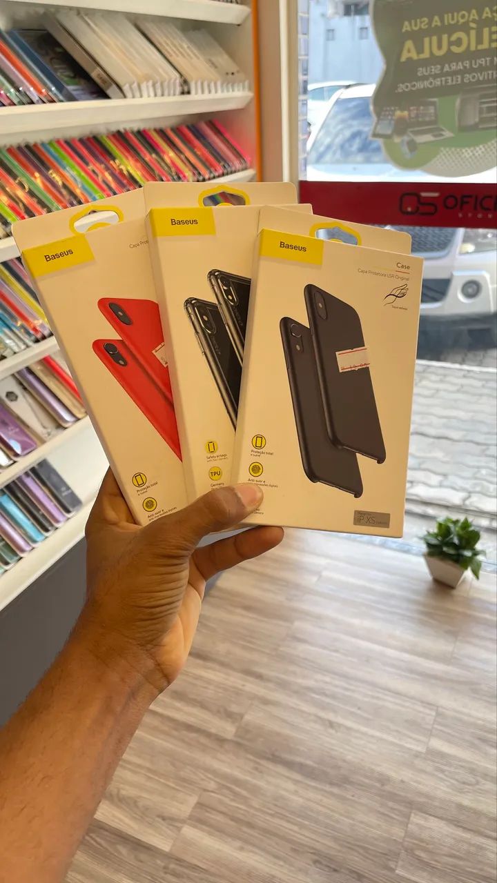 CAPA ORIGINAL BASEUS IPHONE X/XS TRANSPARENTE, Preta e Vermelha
