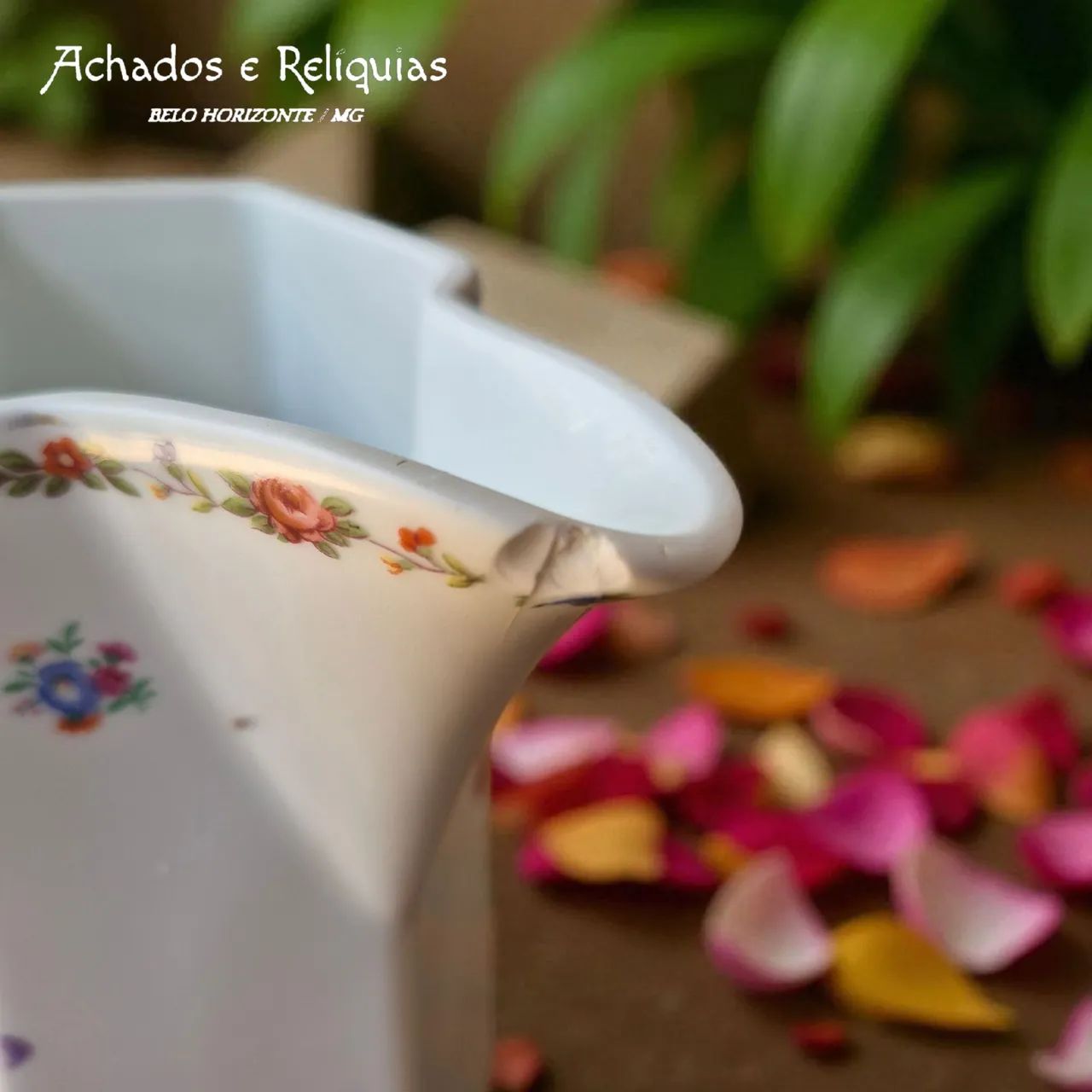 Elegante Jarra de Leite Vista Alegre com detalhes florais  - Foto 6