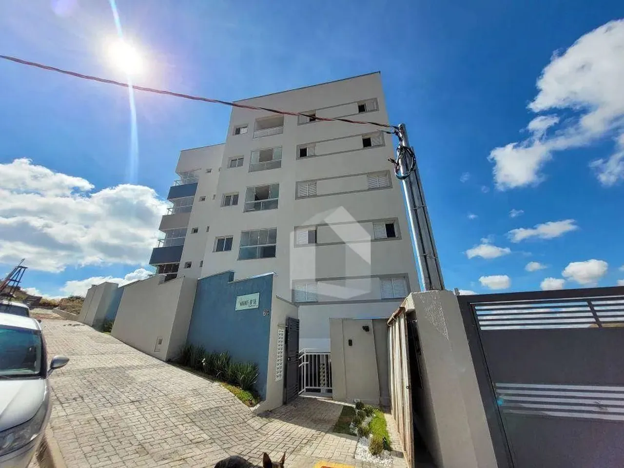 Apartamento com 3 quartospara alugar por R$ 2.000/mês - Região Urbana Homogênea XVI - Poço