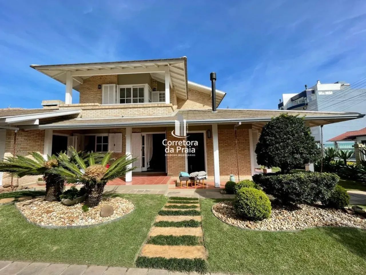 Casa para Venda em Tramandaí, Centro, 4 dormitórios, 2 suítes, 3 banheiros, 2 vagas