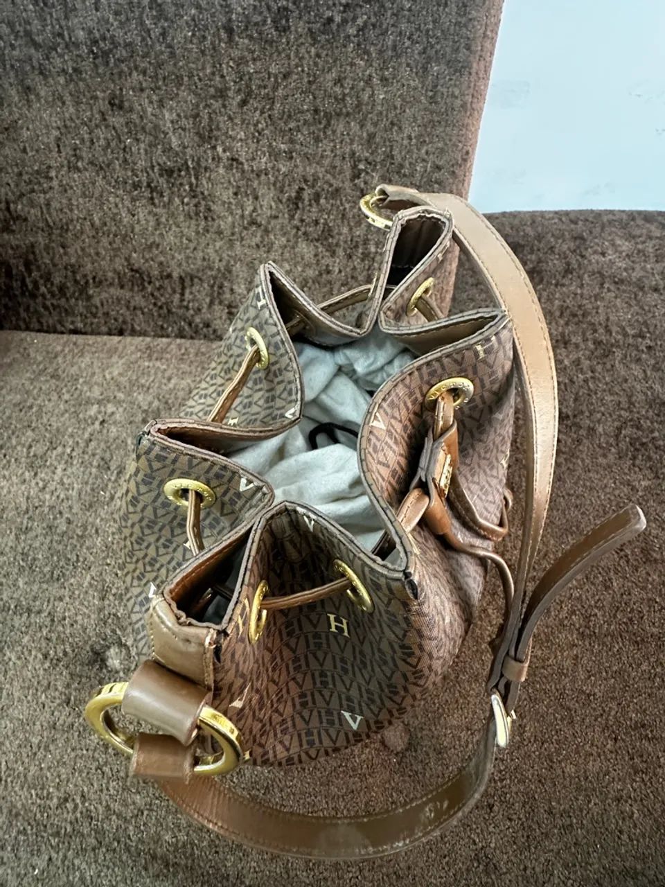 Bolsa Victor Hugo - Modelo Saco em couro  - Foto 3