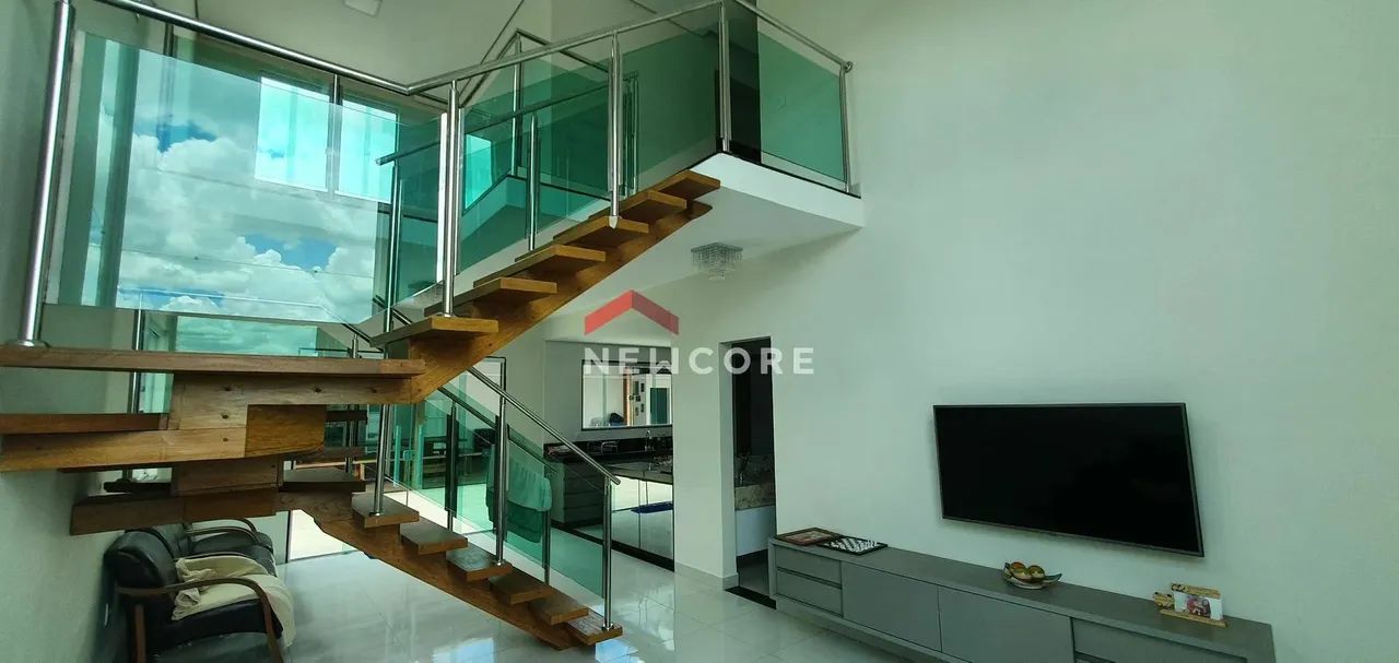Casa em Avenida Violeta Palhares Vieira - Fernão Dias - Esmeraldas/MG