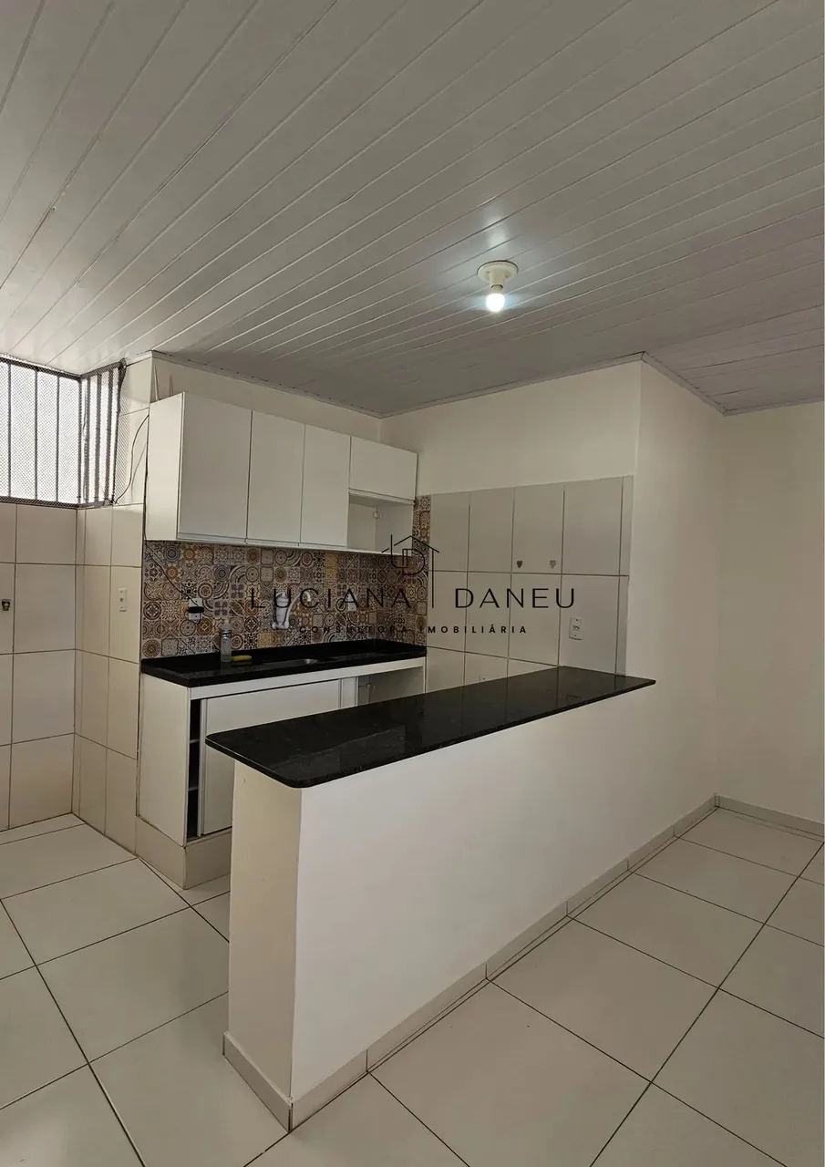 Quarto e sala na Avenida Canavieiras