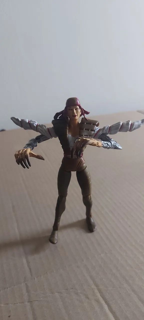 action figure marvel legends lady Deathstrike x-men 
