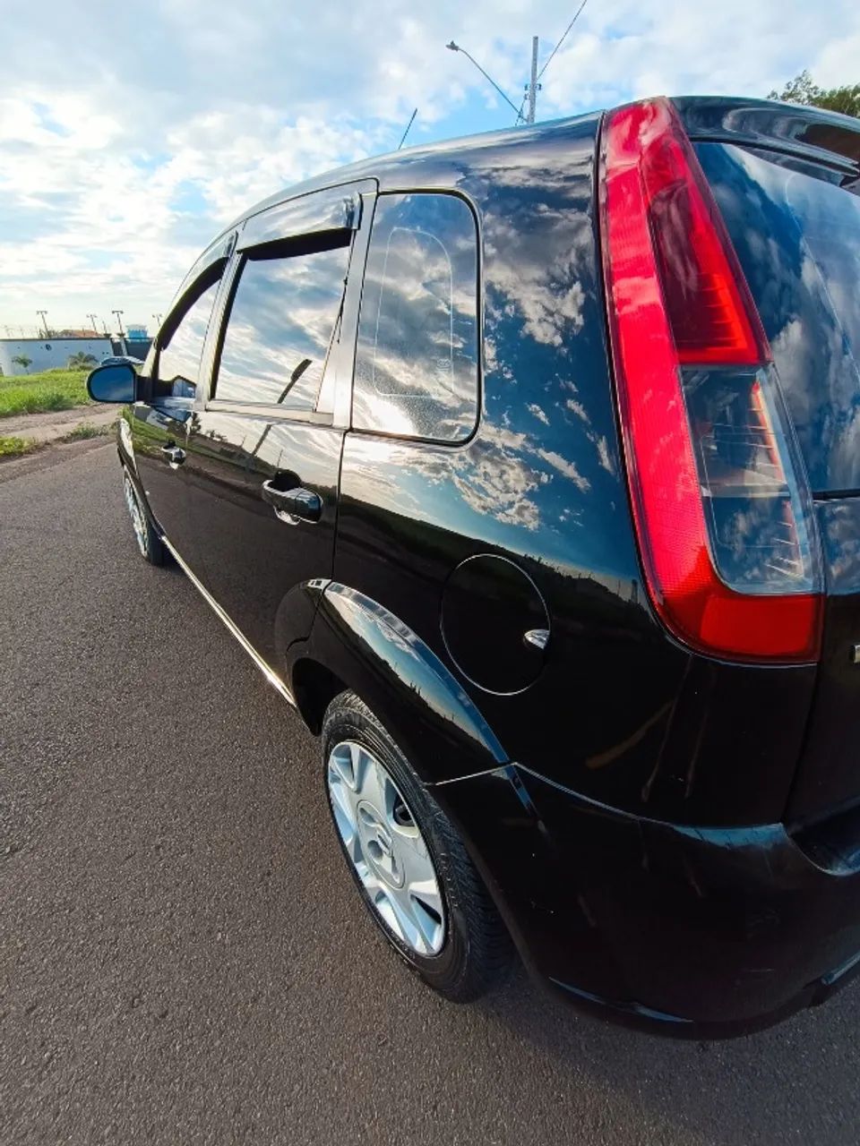Forde Fiesta Hatch 1.0 preto super conservado  - Foto 3