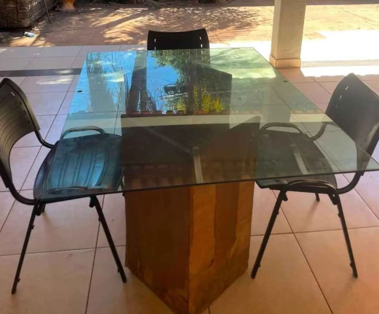 Mesa de vidro Com 3 Cadeiras