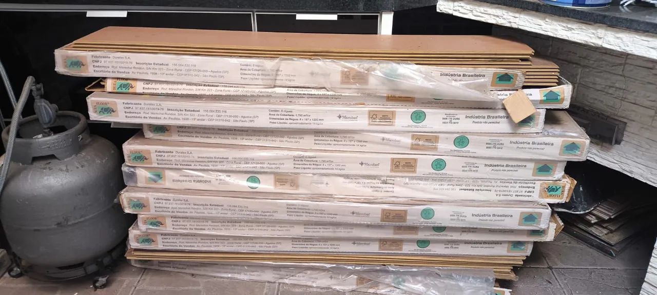 33 CAIXAS PISOS LAMINADOS COBRE 60m² - Linha Durafloor Nature