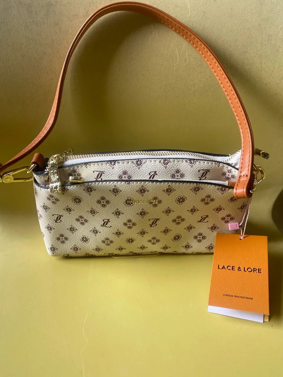 Vendo bolsa de ombro nova