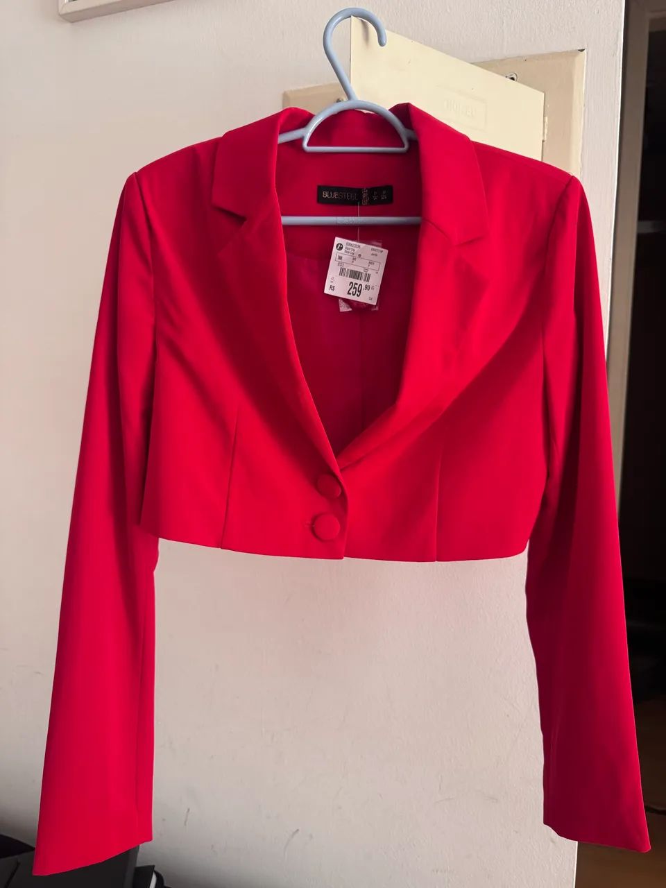 BLAZER CROPPED BÁSICO EM CREPE COM BOTÃO FORRADO - Foto 2