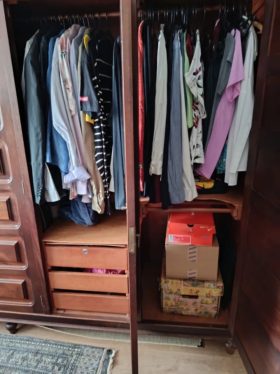 Guarda roupa antigo de madeira  - Foto 3