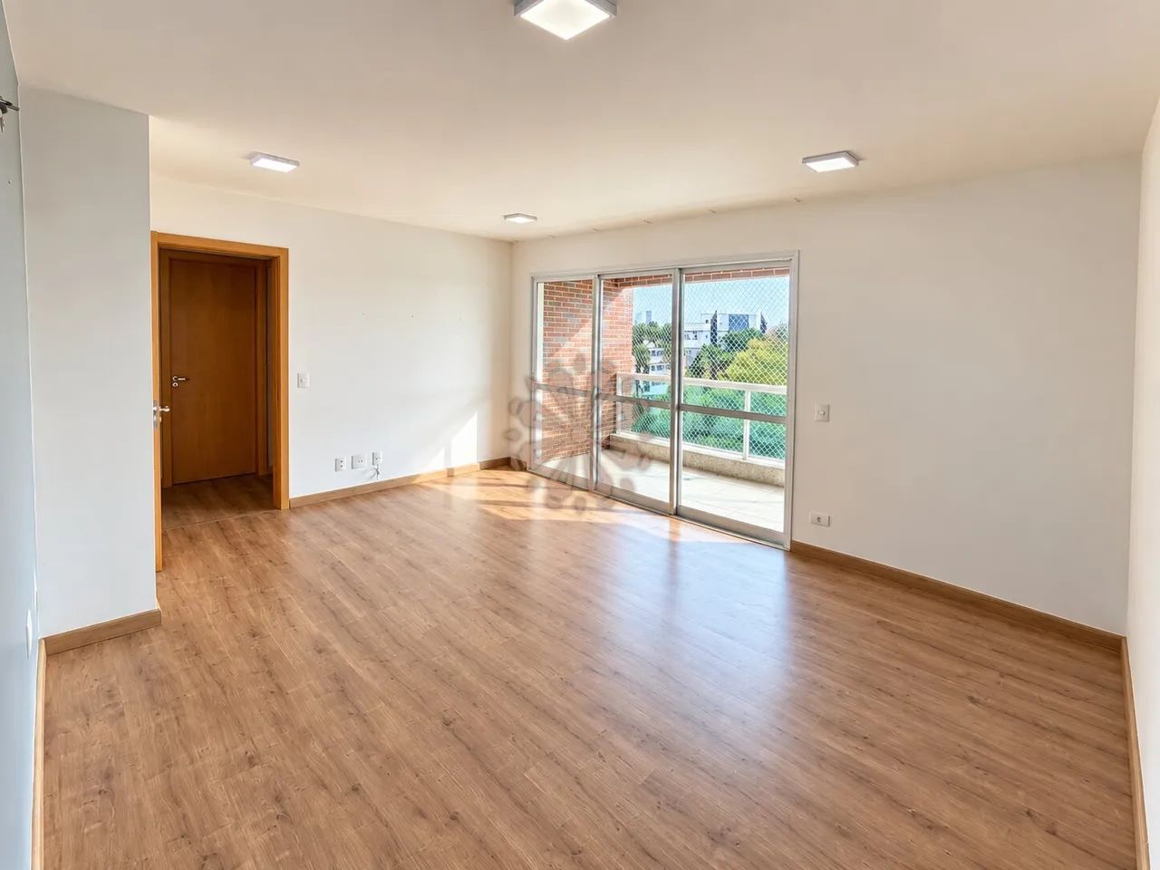 APARTAMENTO COM 3 QUARTOS, SUÍTE E DUAS VAGAS DE GARAGEM PRÓXIMO A UP E UTFPR - Foto 3