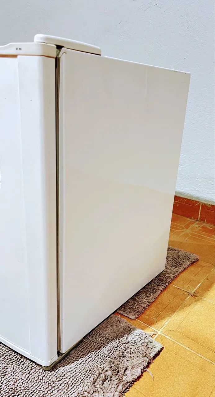 Frigobar Electrolux 79 litros - Foto 4
