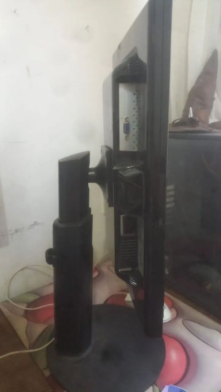 Munitor lg 4k 18 polegadas  - Foto 3