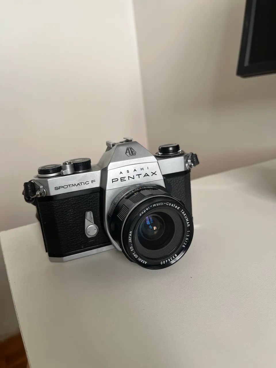 Câmera analógica Pentax Spotmatic F + SMC Takumar 28mm f/3.5